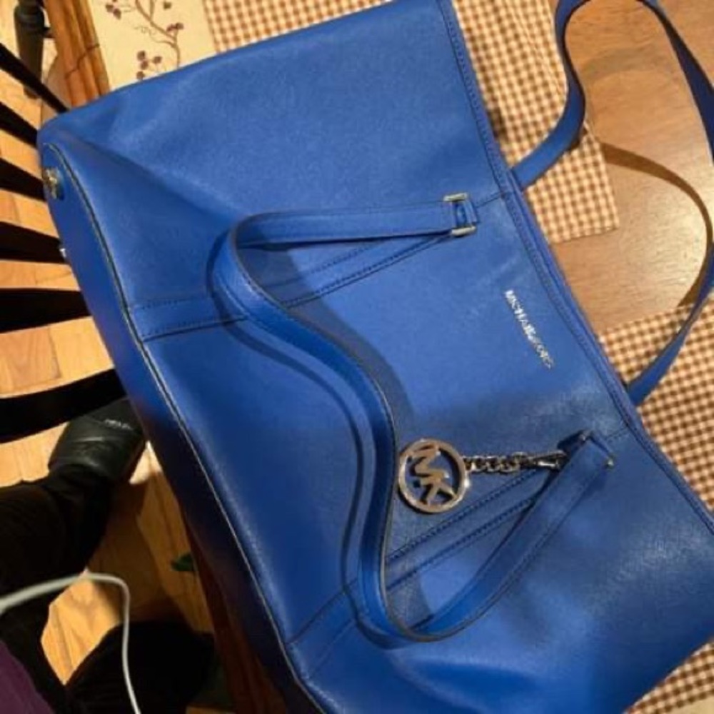 Michael Kors bag - Picture 2 of 8